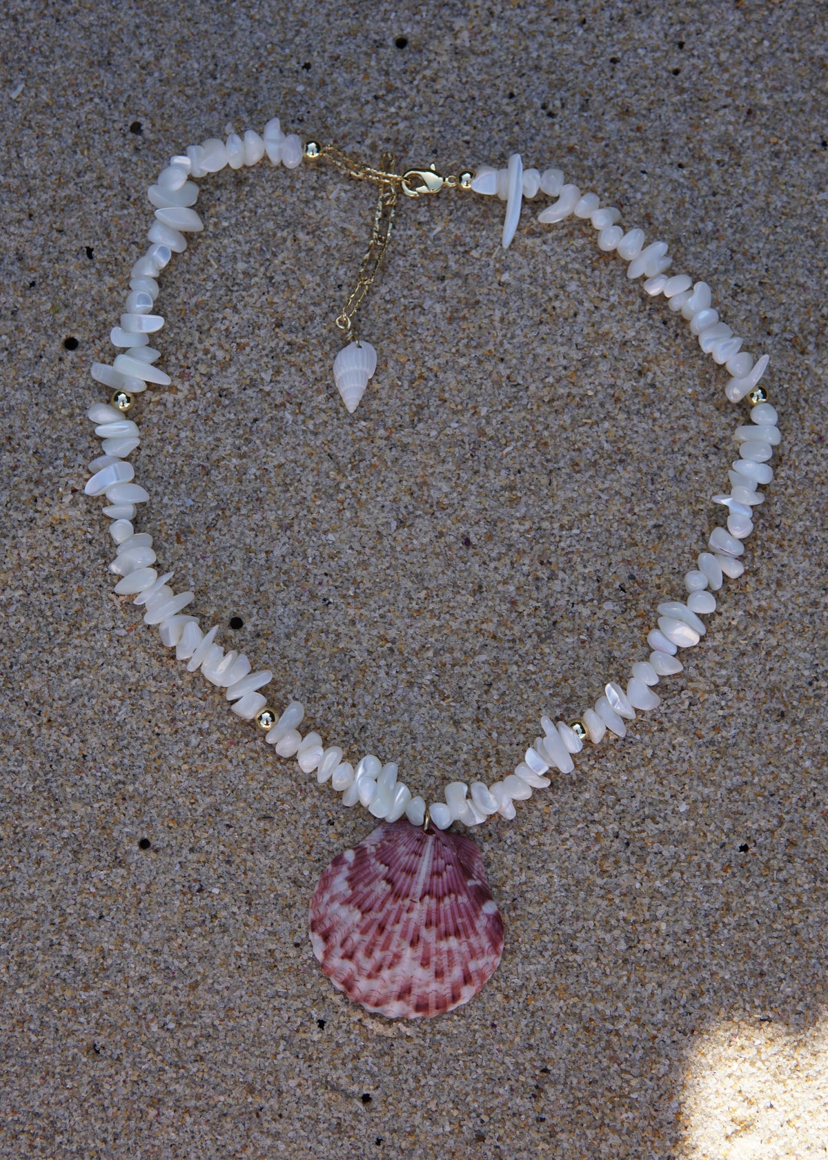 SCALLOP NECKLACE