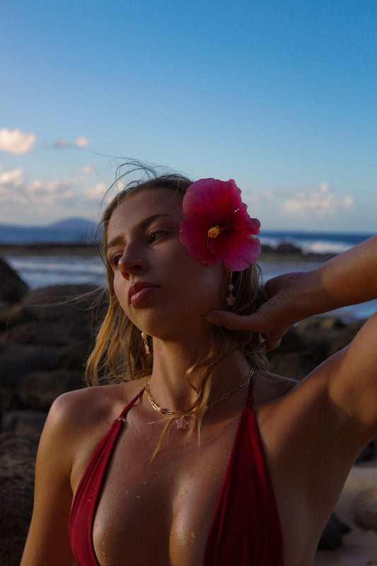 Pink Conch Hibiscus Necklace