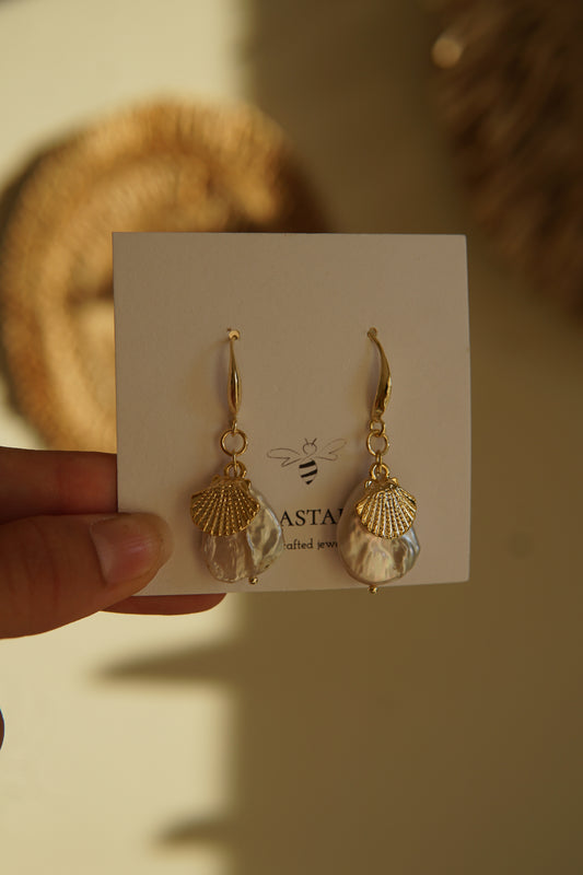Scallop Pearl Earrings