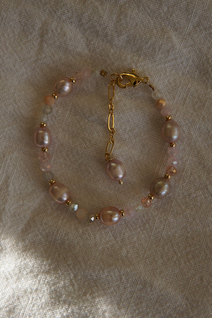 Rose Pearl Bracelet