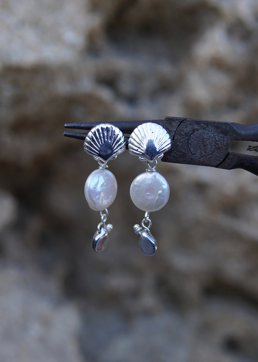 SCALLOP EARRINGS