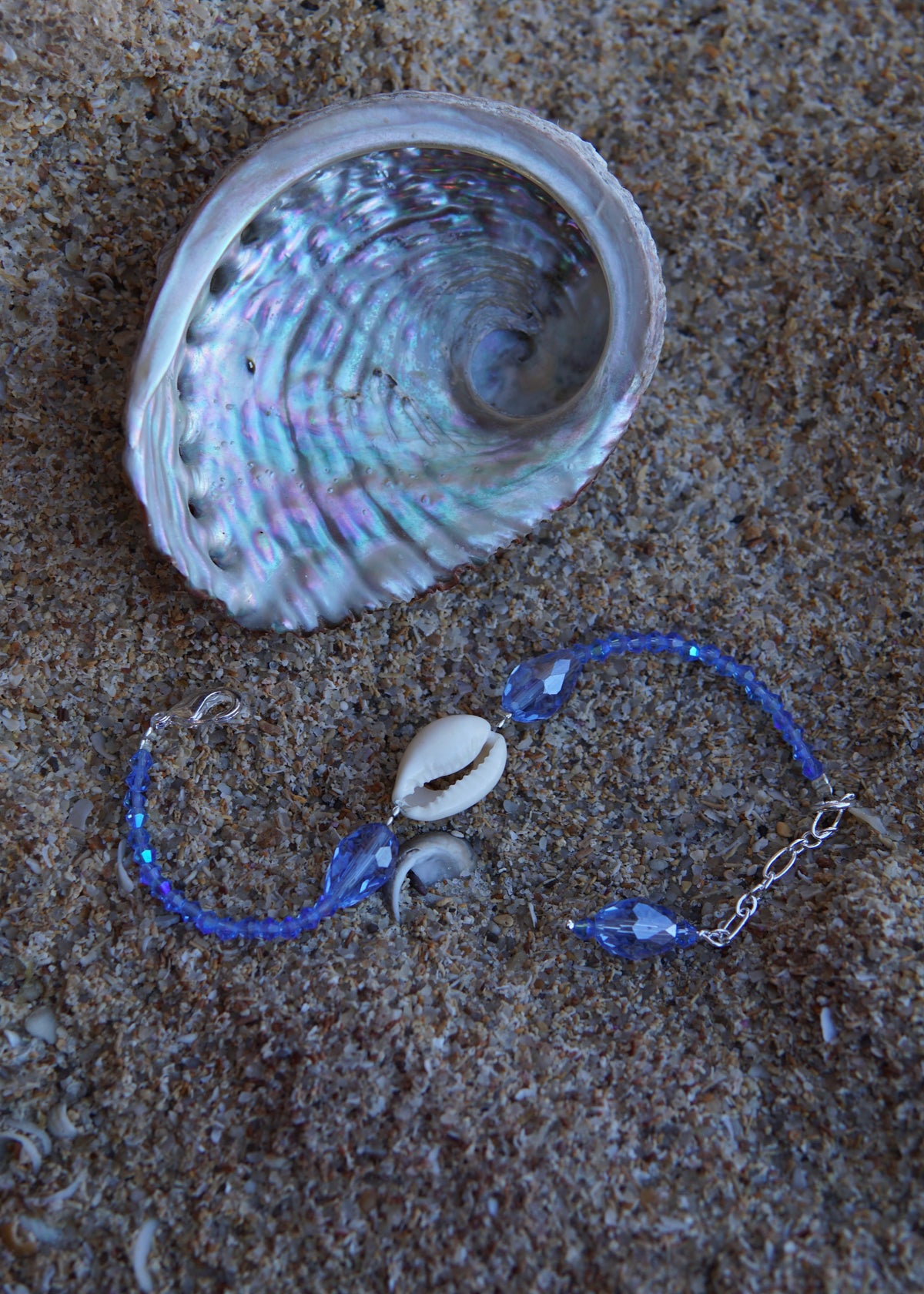 COWRIE BRACELET