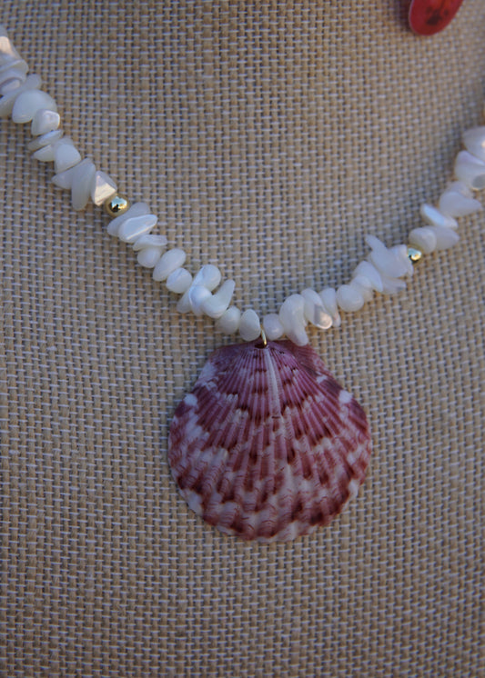 SCALLOP NECKLACE
