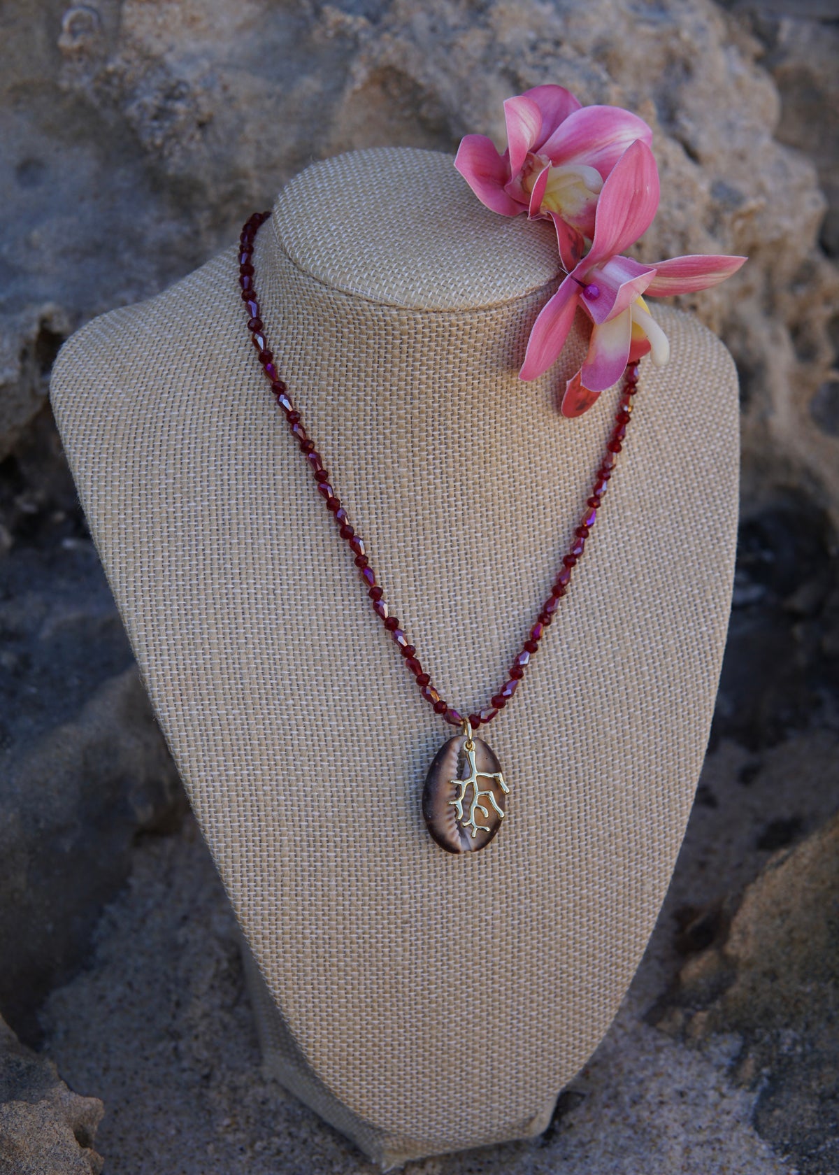 COWRIE NECKLACE
