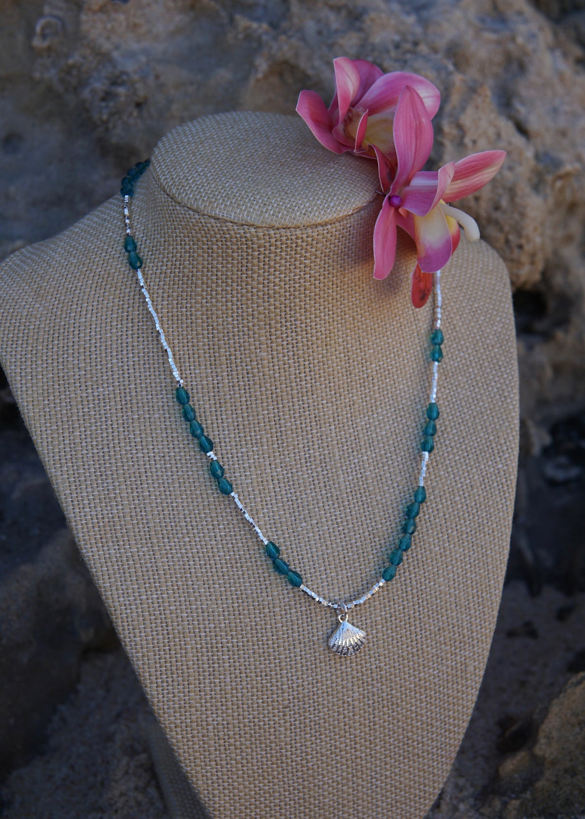 SCALLOP NECKLACE