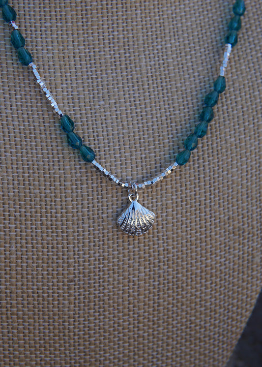 SCALLOP NECKLACE